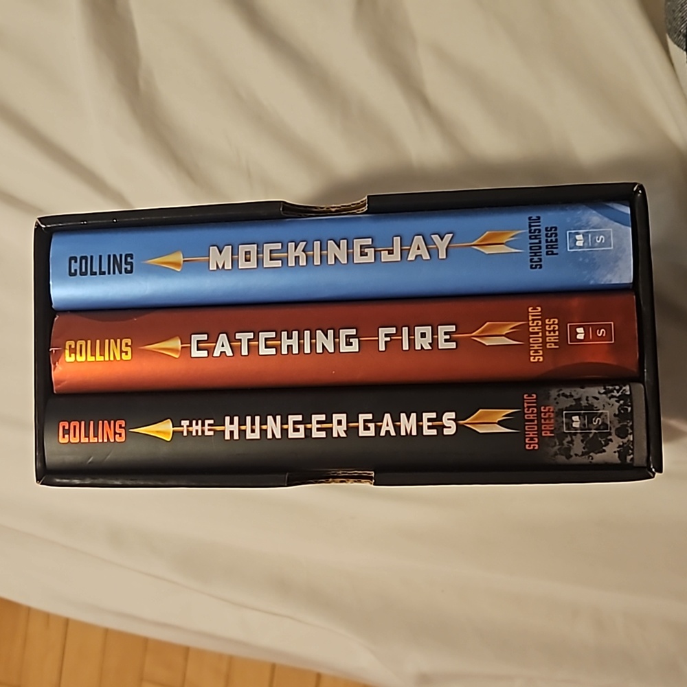the hunger games trilogy books